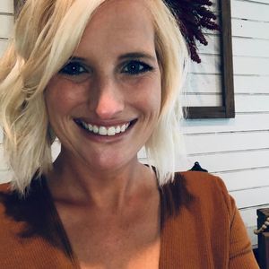 Meet your Posher, Whitney